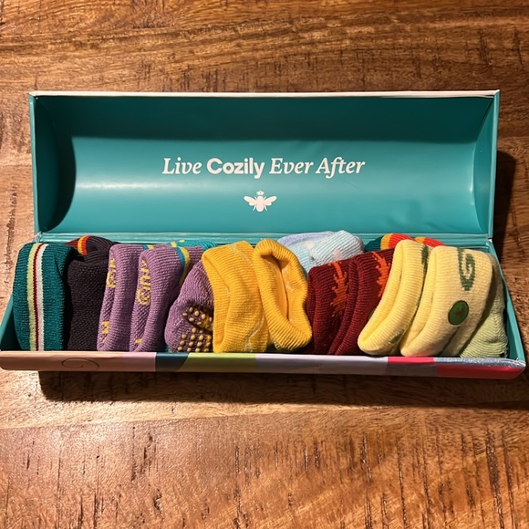 NWT Adorable Baby Disney Bombas 6 pair set in magnetic gift box - Picture 4 of 11